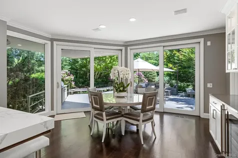 5 Coachmans Court Old Westbury NY 11568