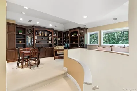 5 Coachmans Court Old Westbury NY 11568