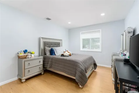 12 Annandale Road Stony Brook NY 11790