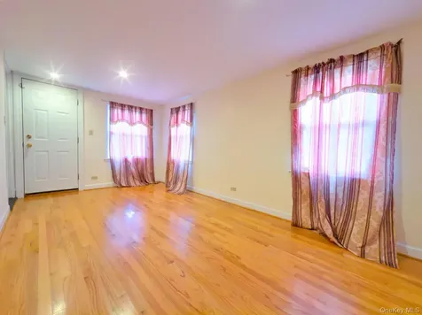 255-40 147th Drive Rosedale NY 11422