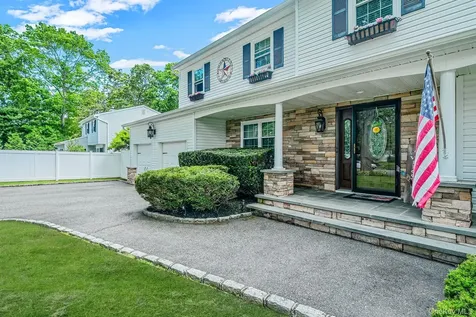 4 Sharon Drive Coram NY 11727