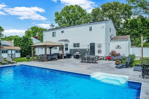 4 Sharon Drive Coram NY 11727