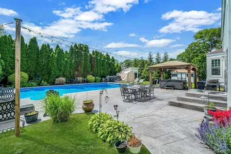 4 Sharon Drive Coram NY 11727