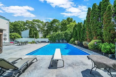 4 Sharon Drive Coram NY 11727