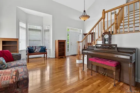 8 Twin Spring Lane Florida NY 10921