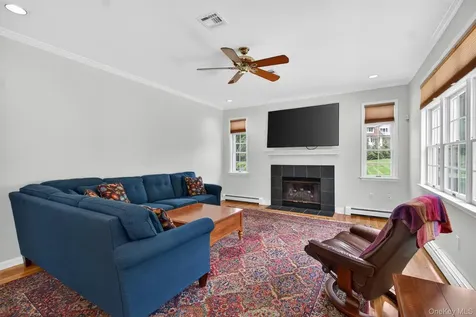 8 Twin Spring Lane Florida NY 10921