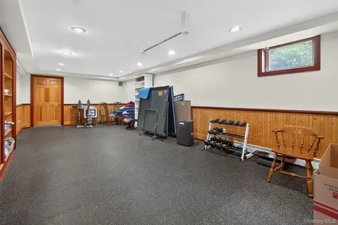 8 Twin Spring Lane Call Listing Agent NY 10921