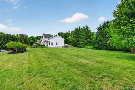 8 Twin Spring Lane Call Listing Agent NY 10921