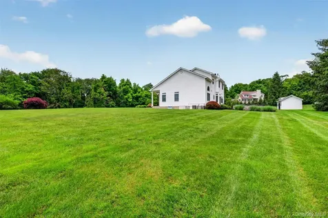 8 Twin Spring Lane Florida NY 10921