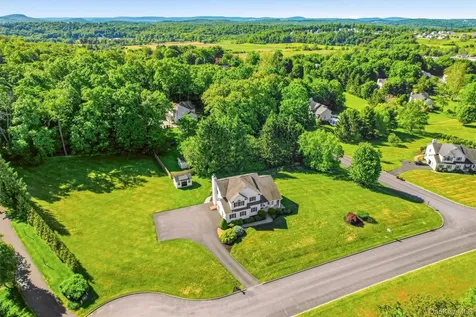 8 Twin Spring Lane Florida NY 10921