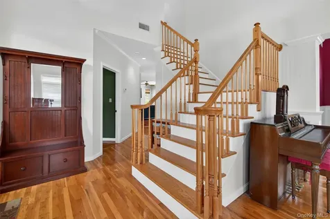 8 Twin Spring Lane Call Listing Agent NY 10921