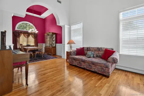 8 Twin Spring Lane Call Listing Agent NY 10921