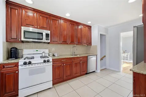 161 Sunset Road Massapequa NY 11758