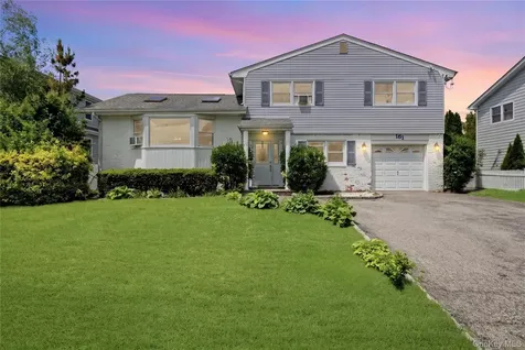 161 Sunset Road Massapequa NY 11758