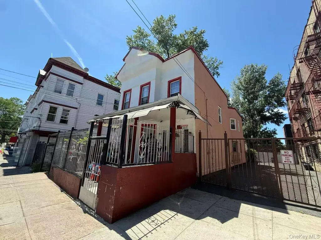 3935 Barnes Avenue Bronx NY 10466