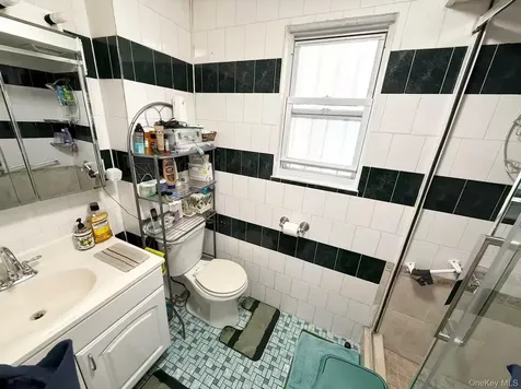 3935 Barnes Avenue Bronx NY 10466