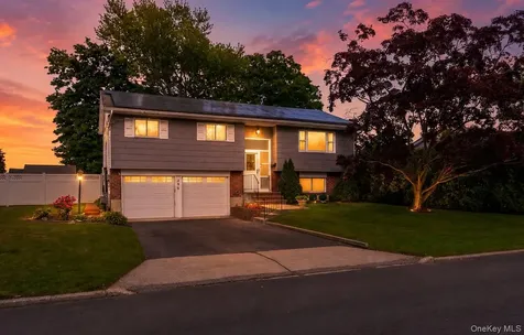 395 Saldane Avenue North Babylon NY 11703