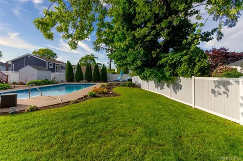395 Saldane Avenue North Babylon NY 11703