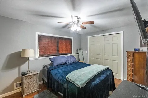 395 Saldane Avenue North Babylon NY 11703