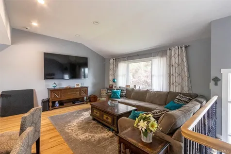 395 Saldane Avenue North Babylon NY 11703