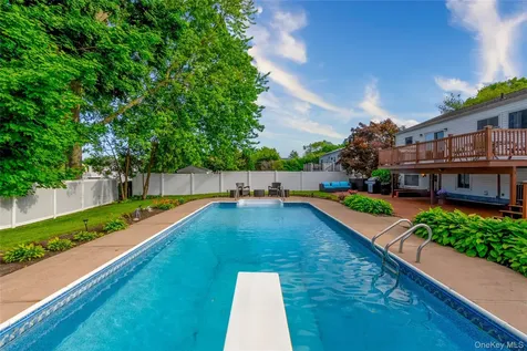 395 Saldane Avenue North Babylon NY 11703