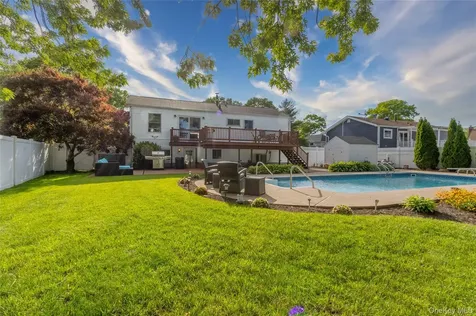 395 Saldane Avenue North Babylon NY 11703