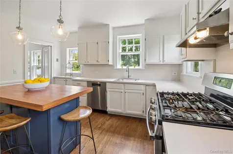 632 Colonial Avenue Pelham NY 10803