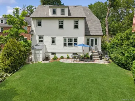 632 Colonial Avenue Pelham NY 10803