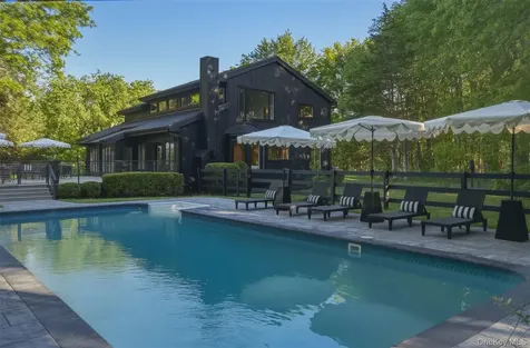 4 Moonstone Road New Paltz NY 12561