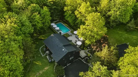 4 Moonstone Road New Paltz NY 12561