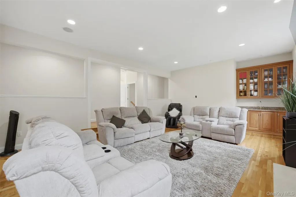19 Shelley Lane West Harrison NY 10604