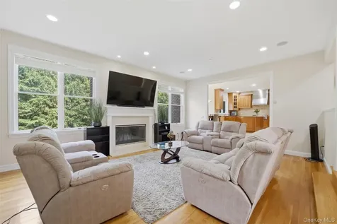 19 Shelley Lane West Harrison NY 10604