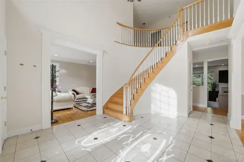 19 Shelley Lane West Harrison NY 10604