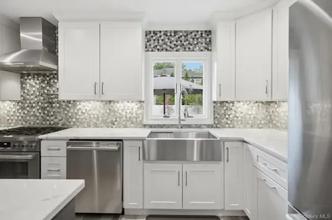 272 Hamilton Avenue Massapequa NY 11758