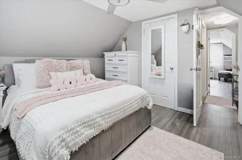 272 Hamilton Avenue Massapequa NY 11758