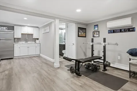 272 Hamilton Avenue Massapequa NY 11758