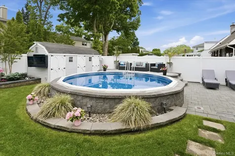 272 Hamilton Avenue Massapequa NY 11758