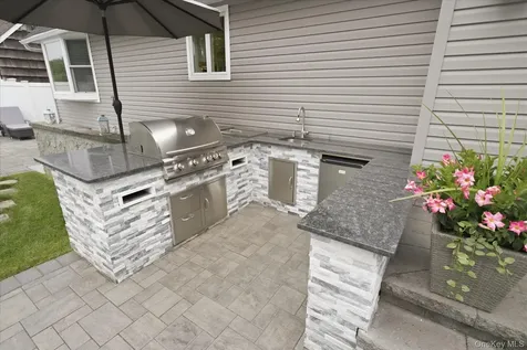 272 Hamilton Avenue Massapequa NY 11758