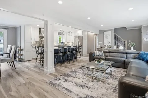 272 Hamilton Avenue Massapequa NY 11758