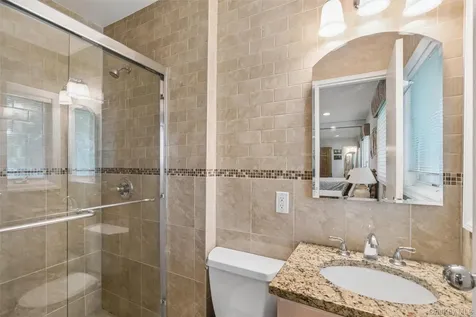 20 Melbourne Lane Old Bethpage NY 11804