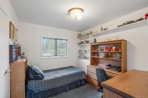 20 Melbourne Lane Old Bethpage NY 11804