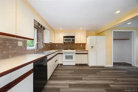 19 Tor Road Wappingers Falls NY 12590