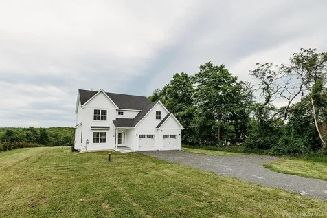 168 Pine Grove Road Middletown NY 10940