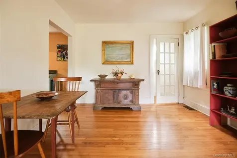 28 S Parsonage Street Rhinebeck NY 12572