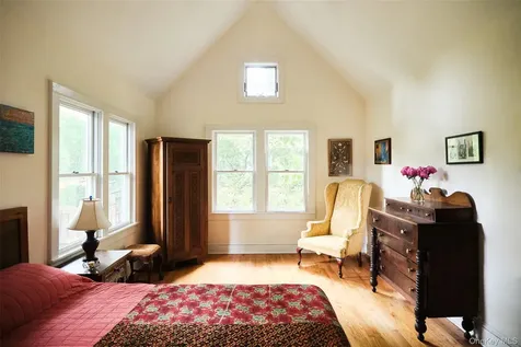 28 S Parsonage Street Rhinebeck NY 12572