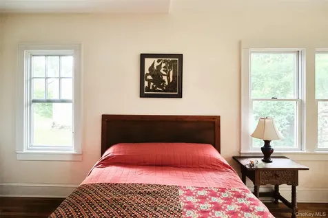 28 S Parsonage Street Rhinebeck NY 12572