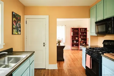 28 S Parsonage Street Rhinebeck NY 12572