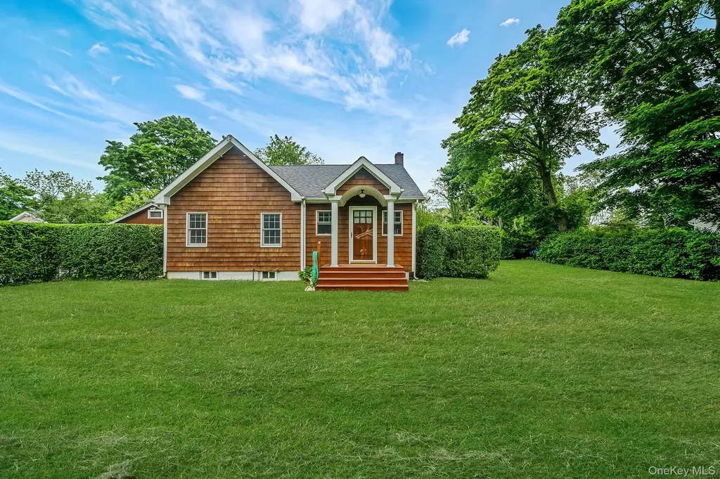 75 Champlin Avenue Bellport NY 11713