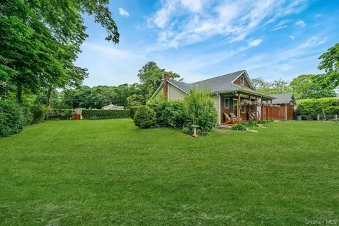 75 Champlin Avenue Bellport NY 11713