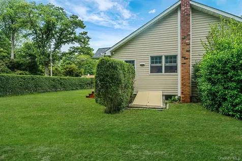 75 Champlin Avenue Bellport NY 11713